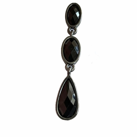 Trifari Black 3 Stone Drop Earrings - Picture 6 of 6